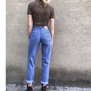 •Levi’s• Vintage 550 High Waist Straight Mom Jeans